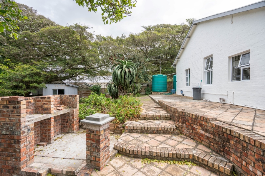 8 Bedroom Property for Sale in West Bank Eastern Cape